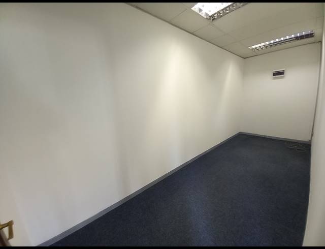 342M² OFFICE TO LET IN BRYANSTON